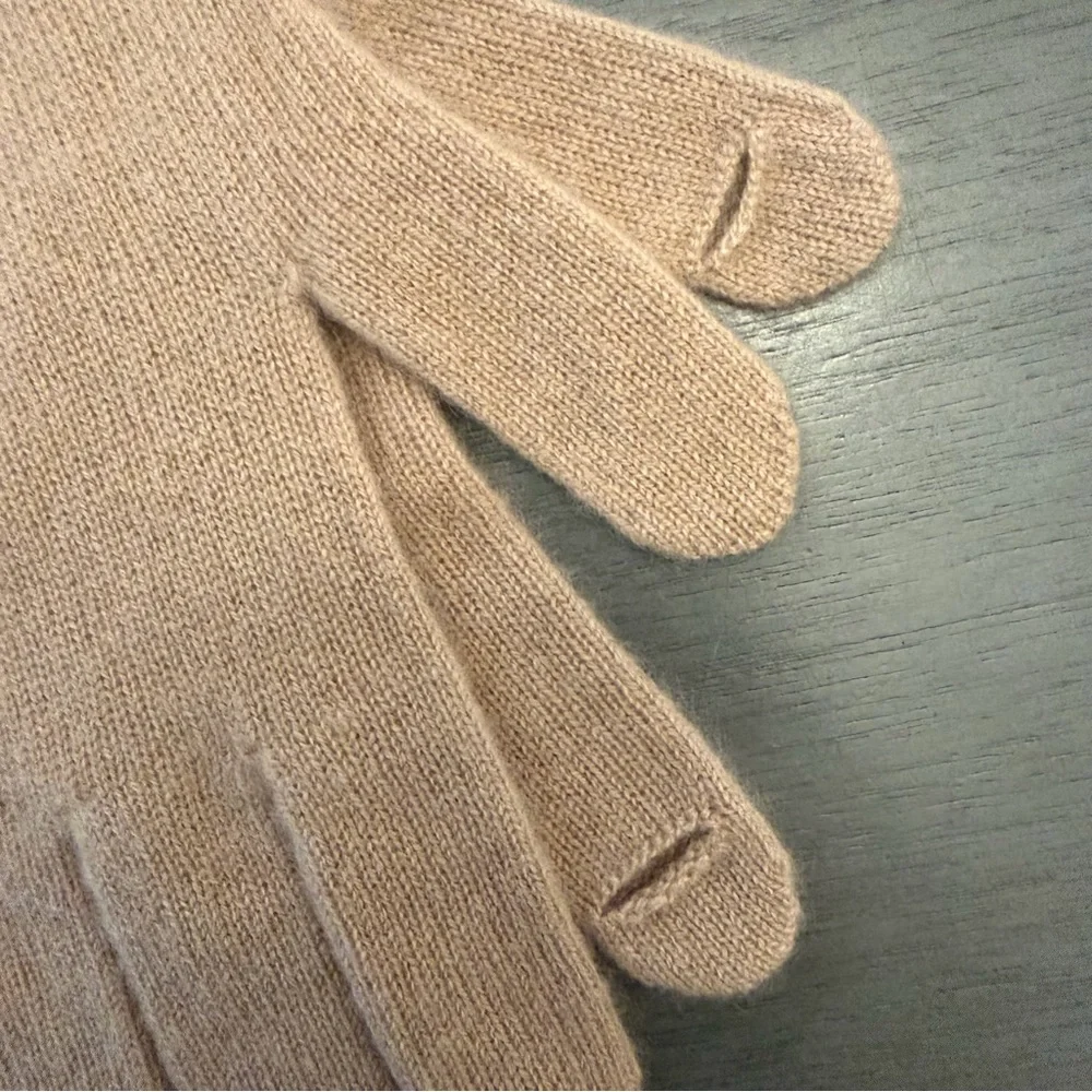 Vince 100% Boiled Cashmere Knit Gloves Camel Touchscreen Phone Friendly Unisex